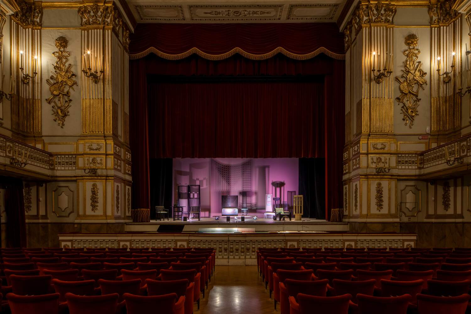 2 CASSINA Editare iMaestri Tributo a Filippo Alison ph Eller Studio