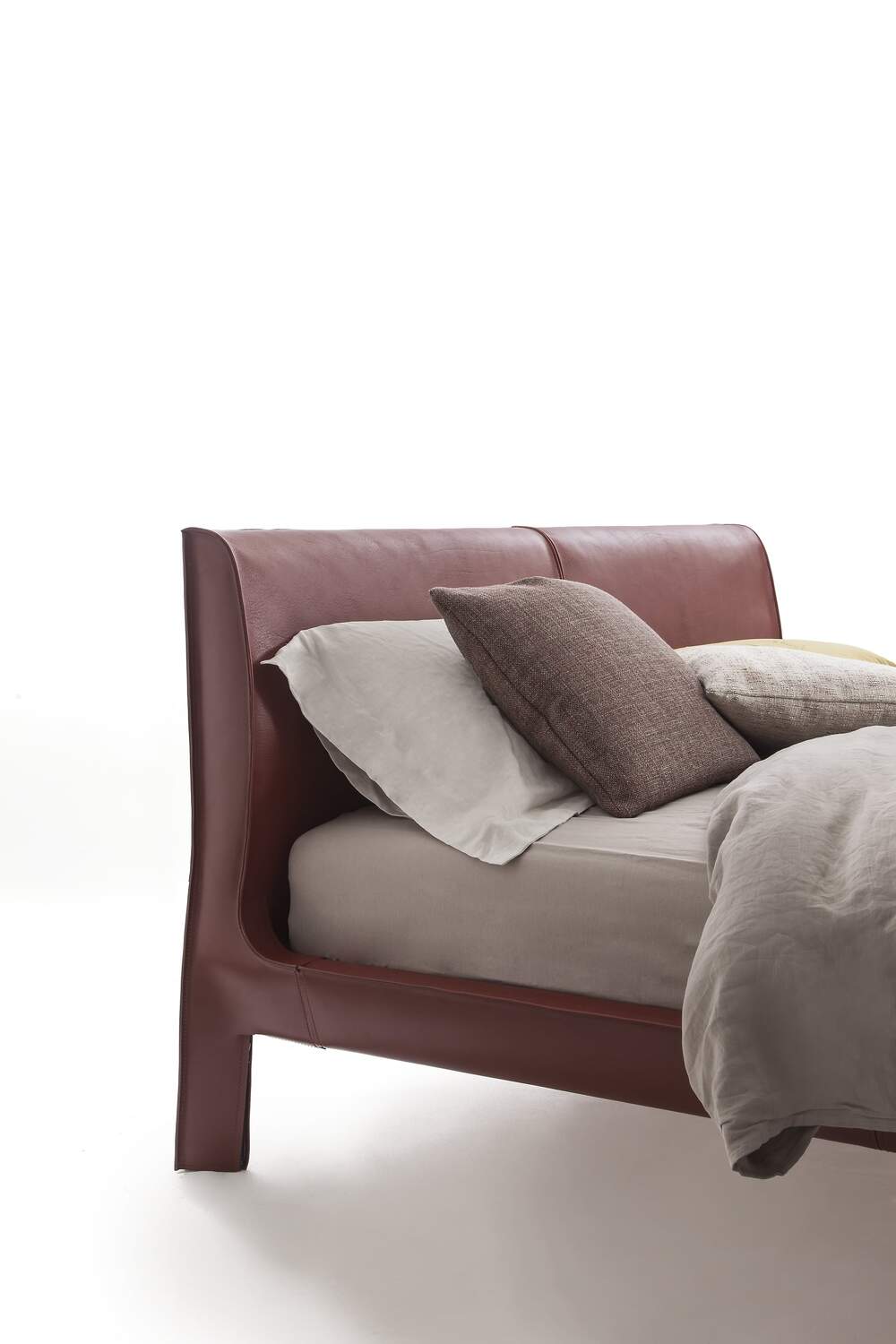 06 dettagli Cab Night bed Mario Bellini min