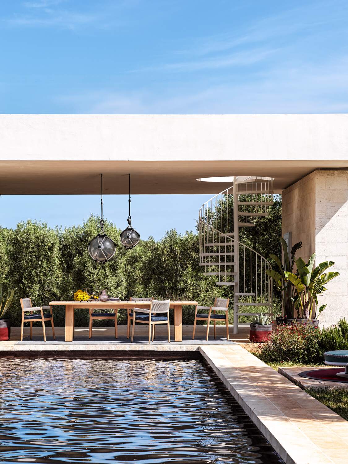 05 ambienti dine out table