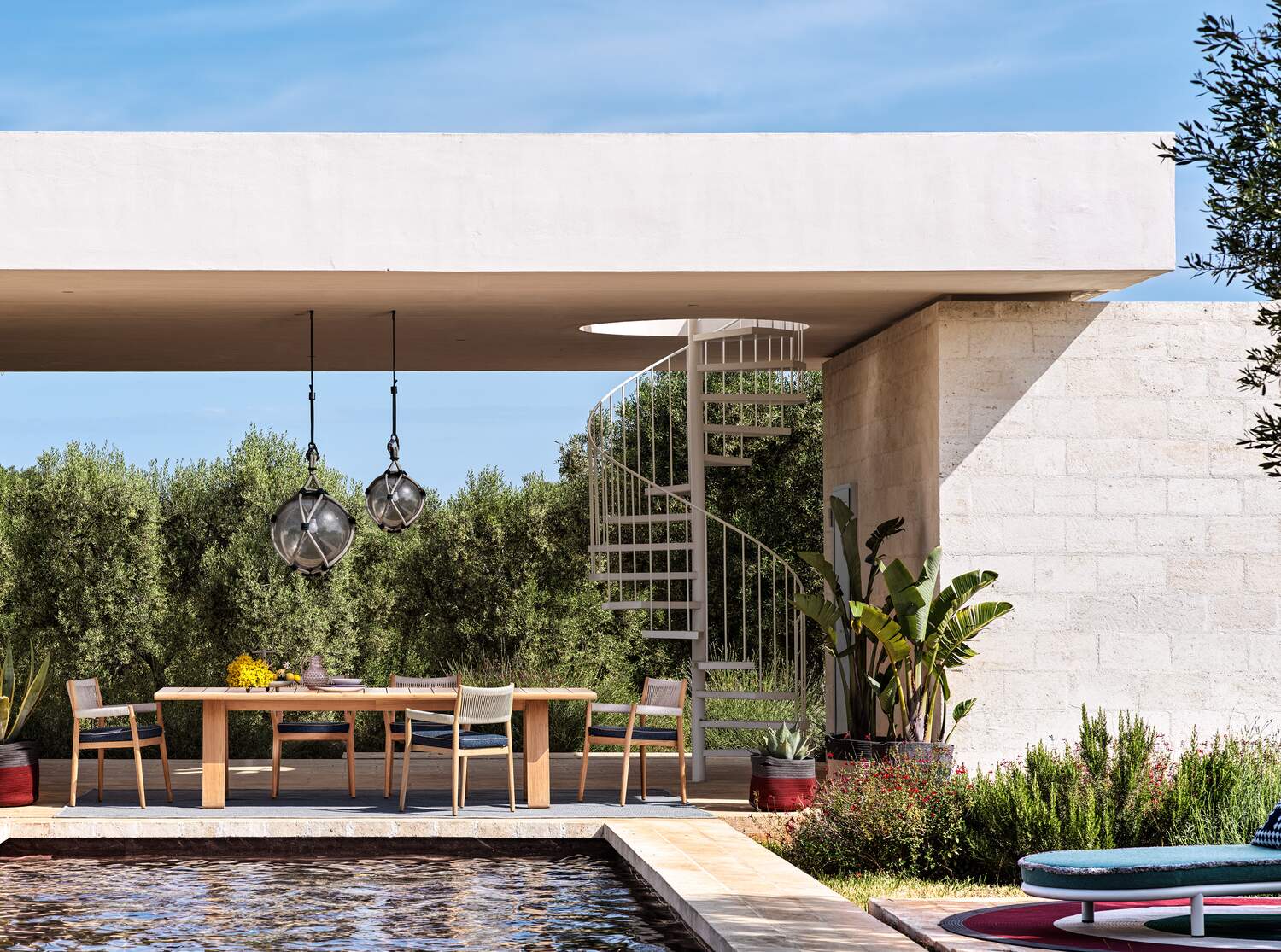 06 ambienti dine out table