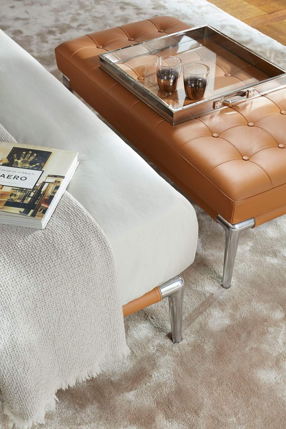 5741 ambientata letti catalogo sleeping collection 2020 l26 volage philippe starck depasquale maffini pelle scozia 13x282 l26 volage panca philippe starck pelle scozia 13x282 coperta nid mastice parure fullmoon perla