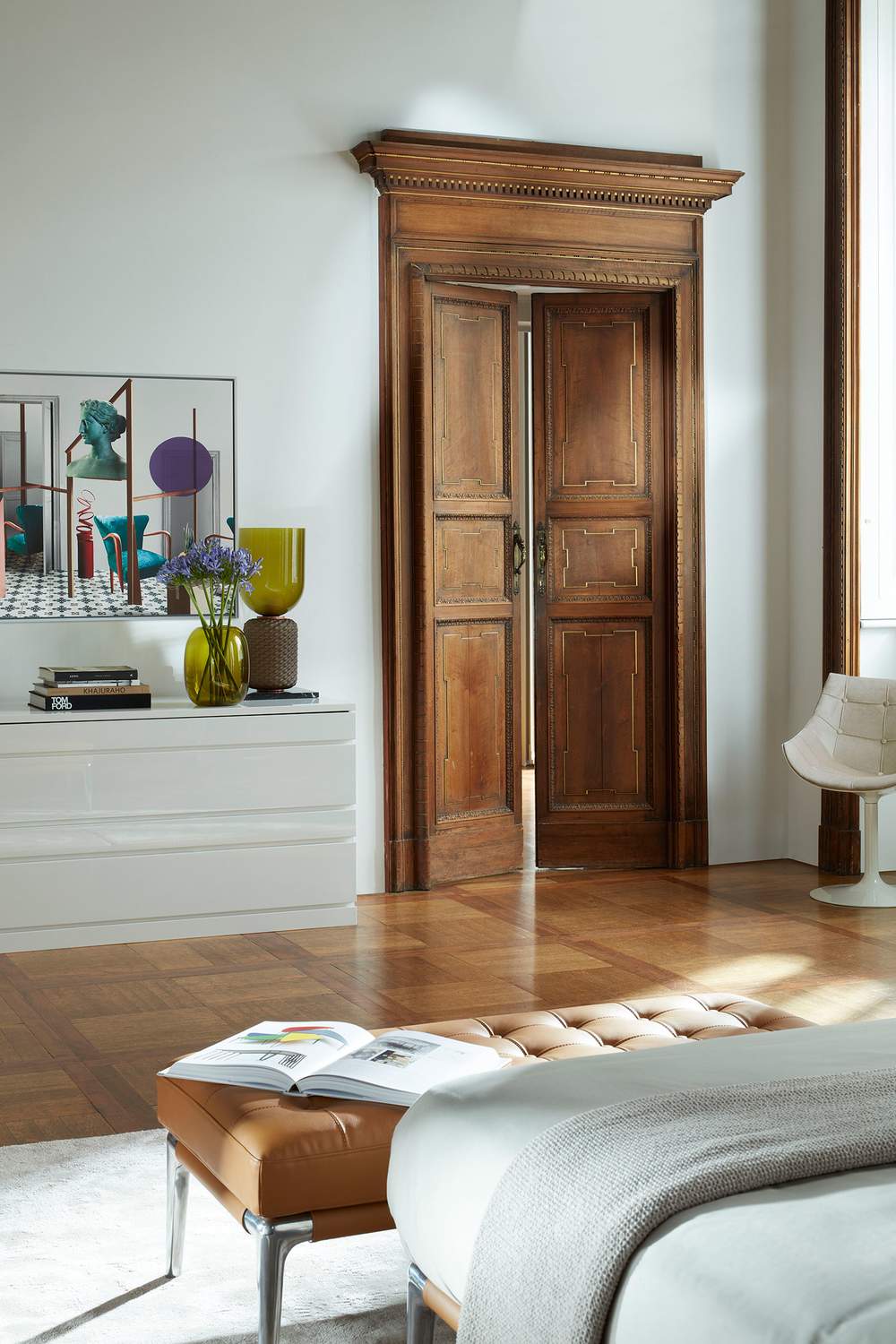 5743 ambientata letti catalogo sleeping collection 2020 l26 volage panca philippe starck depasquale maffini pelle scozia 13x282 contenitori e librerie w40 deco studio simon laccato lucido lp 326 bianco ottico sedie e poltroncine 246 248 pas