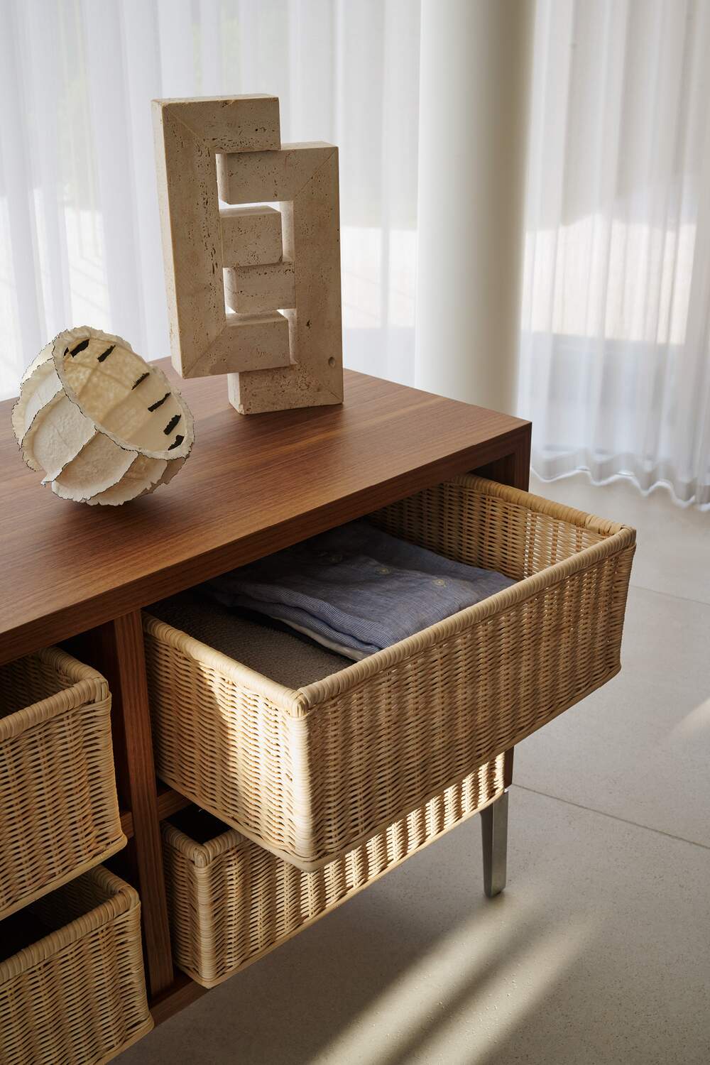 04 ambienti volage ex s night chest of drawers