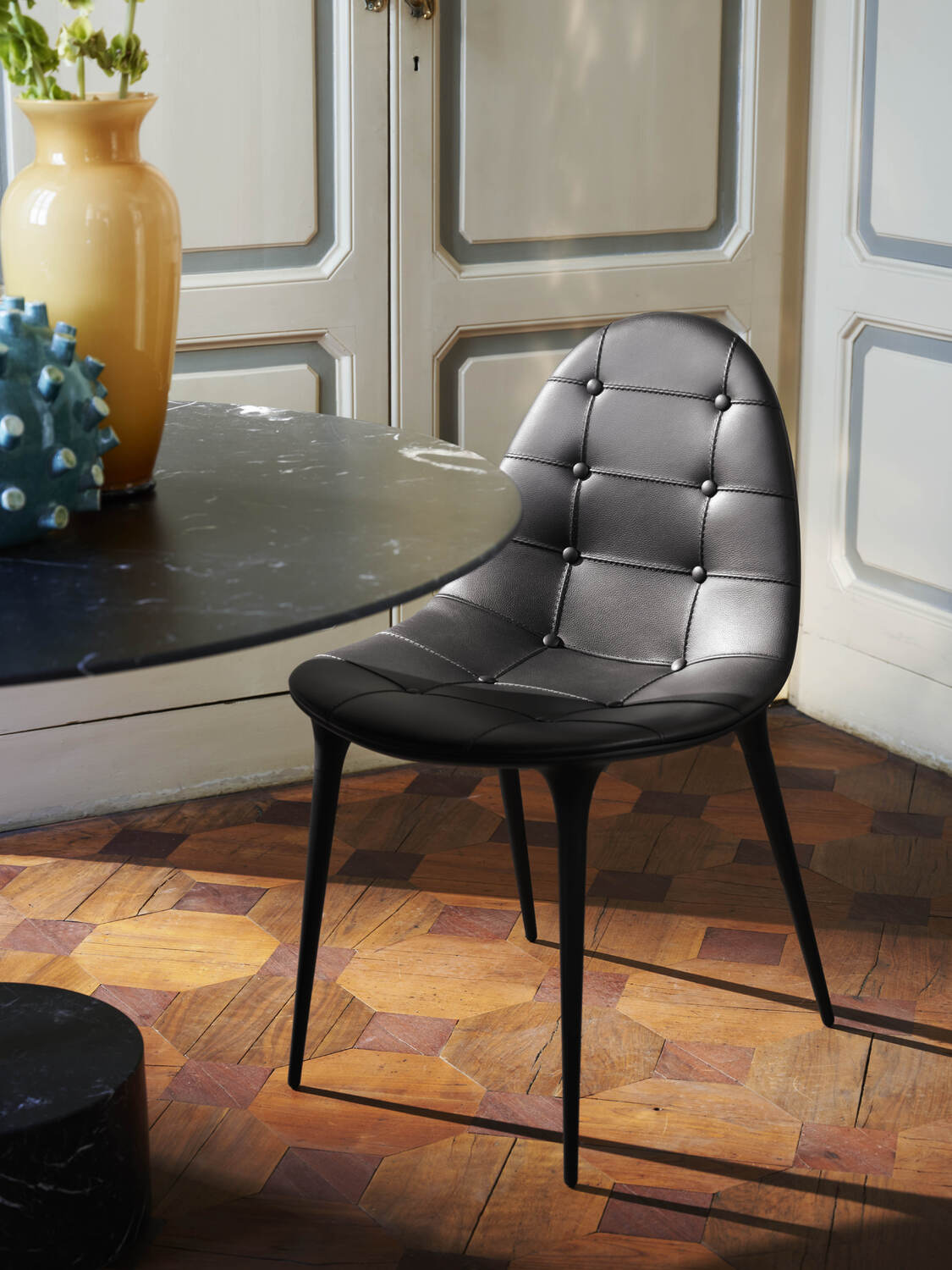 7 a stately home dining