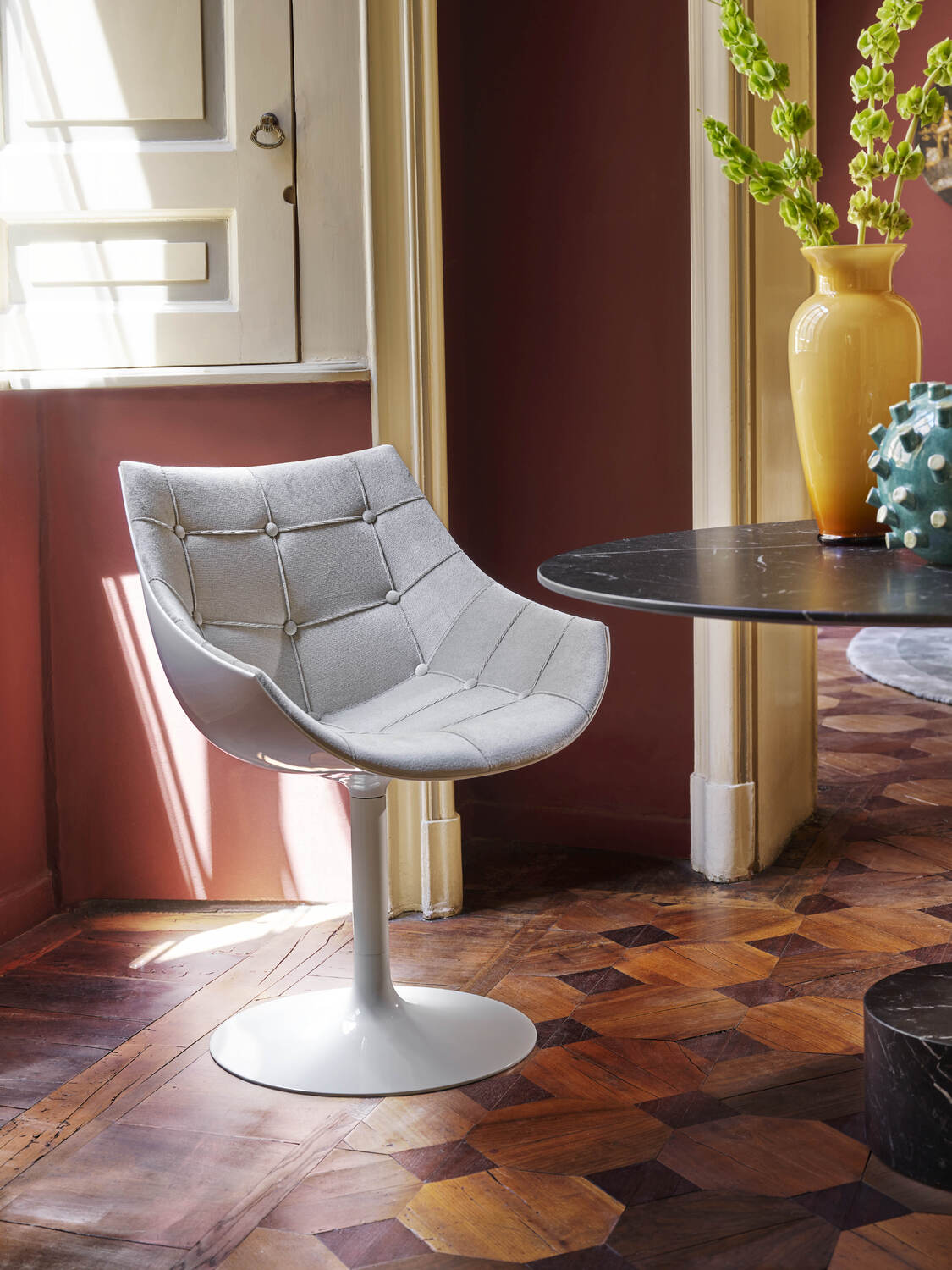 8 a stately home dining