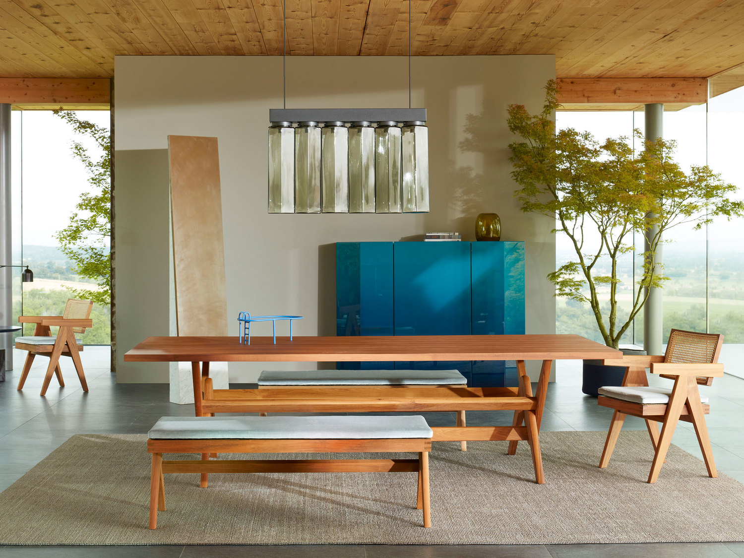 5677 an eco technological lodge dining